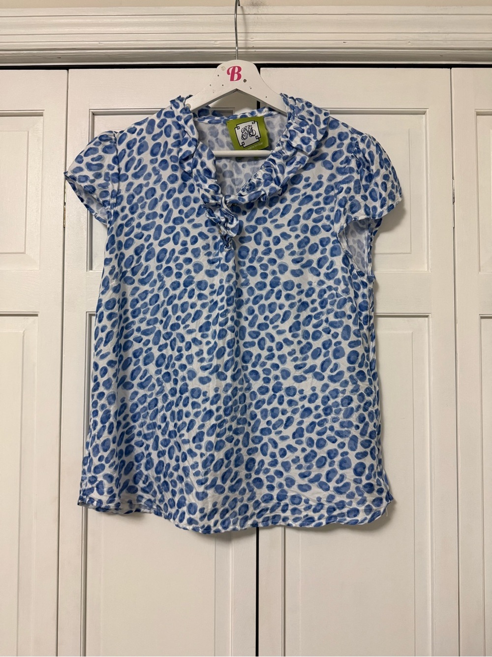 Elizabeth McKay Blue Leopard Ruffle Neck Cap Sleeve Blouse 100% Silk Size 8